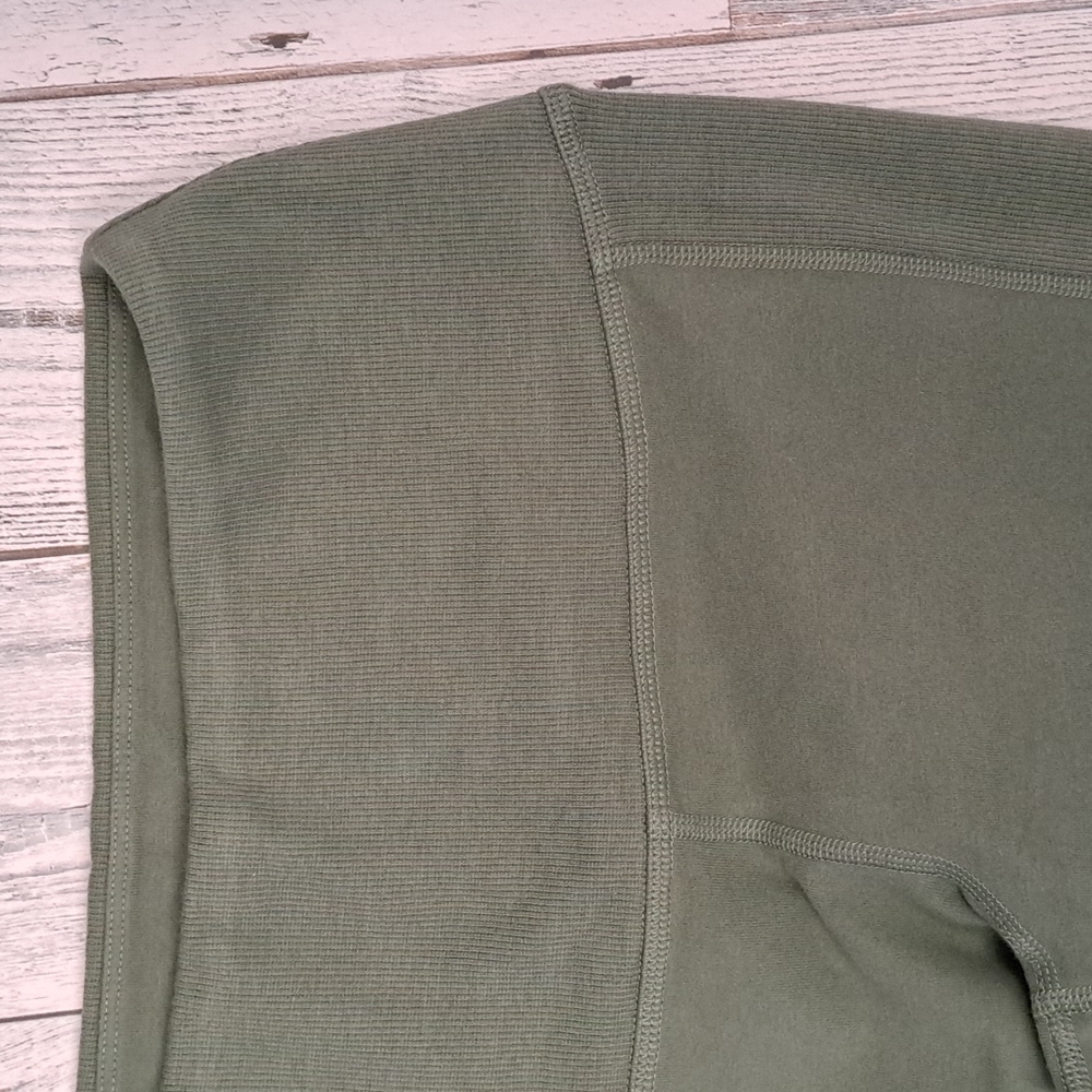 Bandier x Sincerely Jules The Meadow Legging in Fatigue Green - Picture 11 of 12
